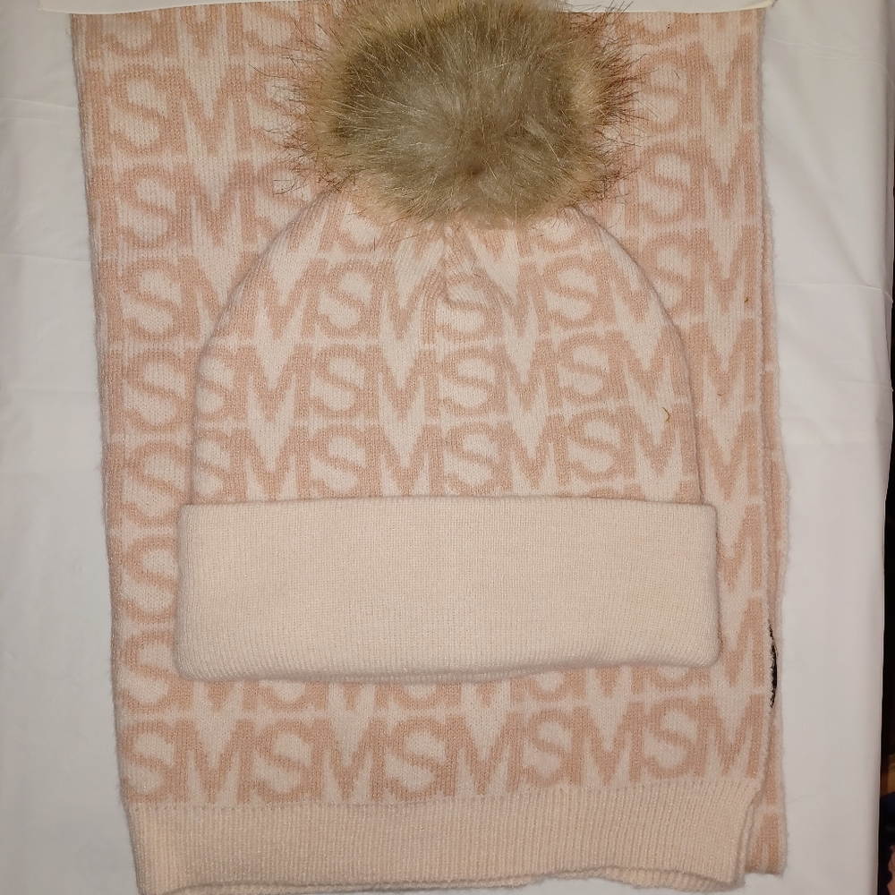 Steve Madden Blush Knit Beanie And Scarf Set View 2